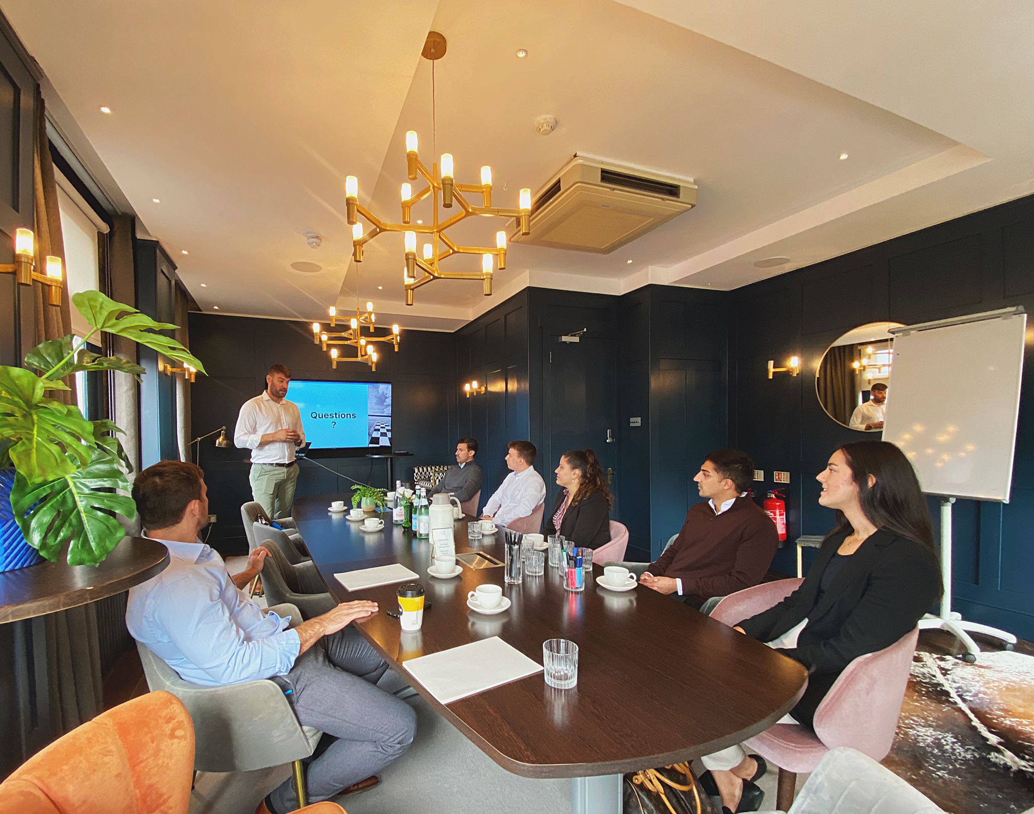 Mo Morris from Agile Edge delivering a workshop